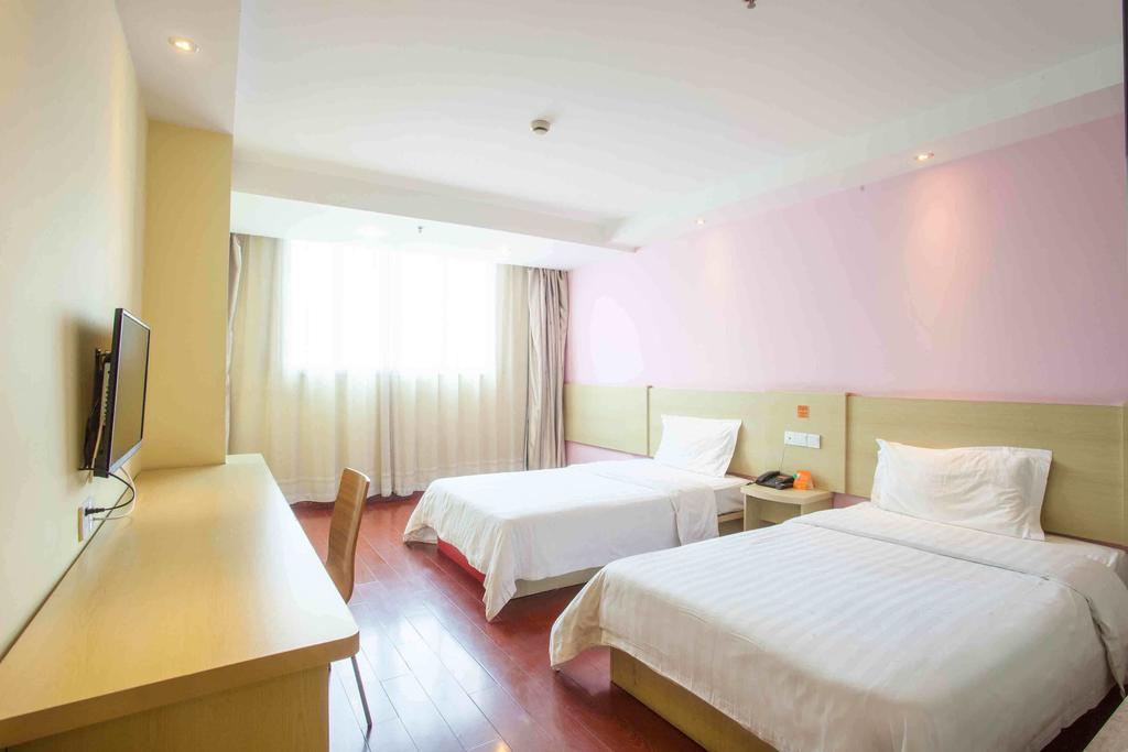 7Days Inn Chongqing Nanping Pedestrian Street Room photo